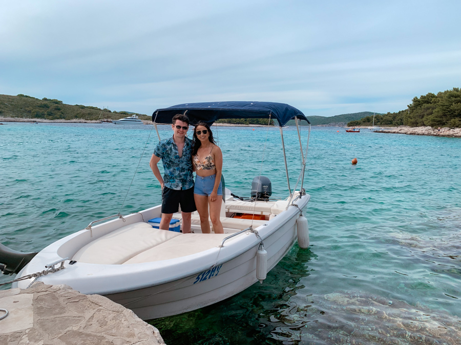 Renting a boat in Hvar