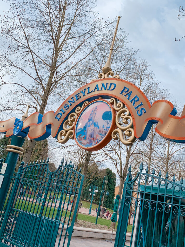 The complete guide to Disneyland ® Paris