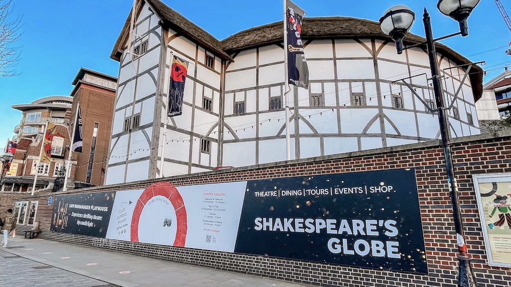 interesting places London - The Globe Theatre