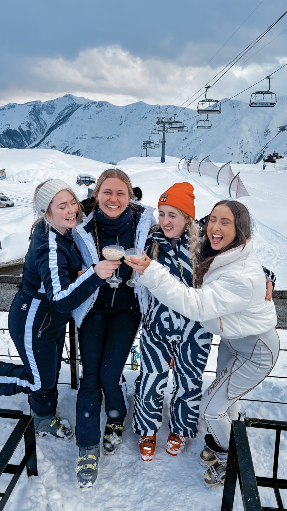 Irish Travel Bloggers at Aires-ski