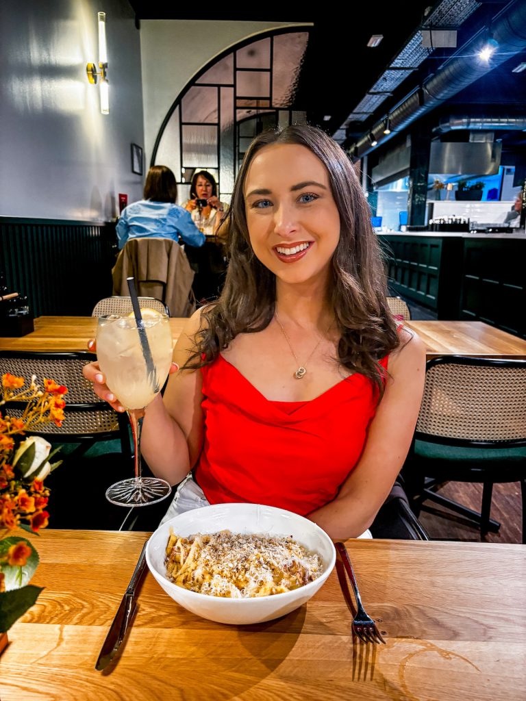 Irish Travel Blogger in restaurant Mechelen